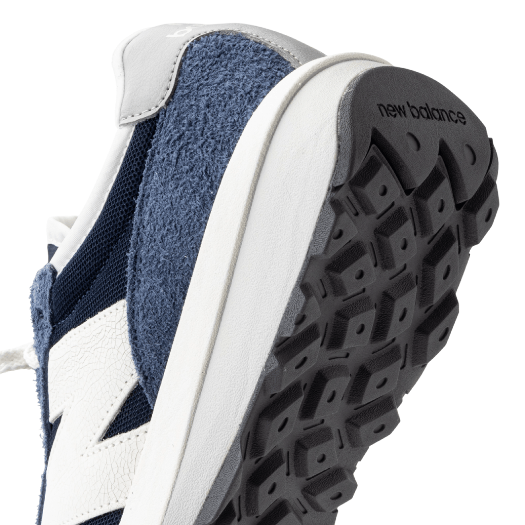 New Balance 370 MenAlive & Dirty